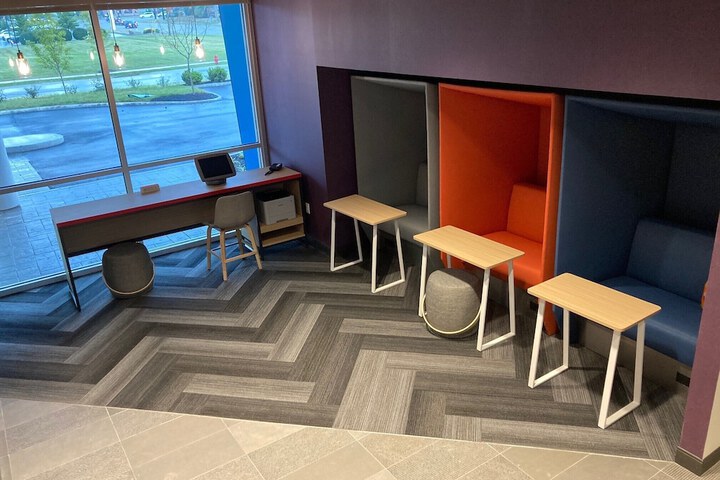 Business Center 44 of 44