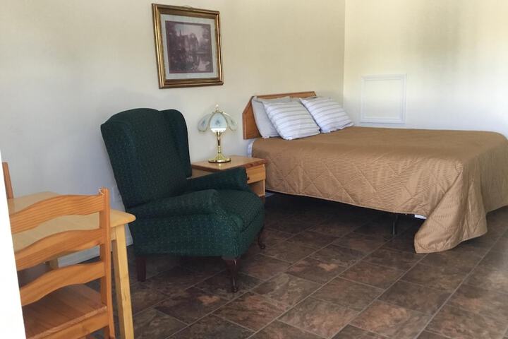 Room 9 of 25