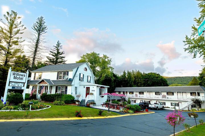 Hotel 8 of 49