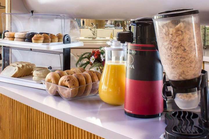 Breakfast/Coffee Service 21 of 26