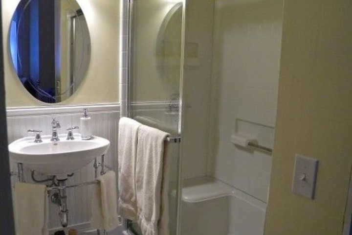 B & B at Oliver Phelps