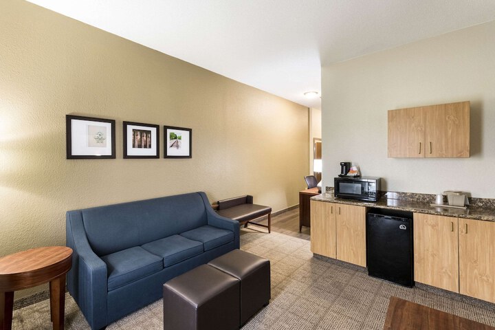 Room 53 of 68