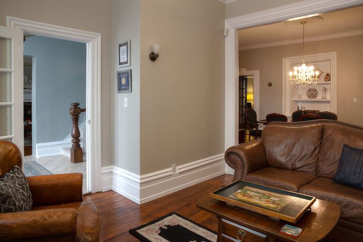 Sir Isaac Brock B & B Luxury Suites