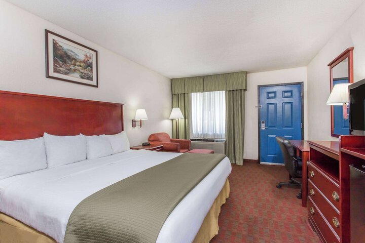 Room 22 of 48