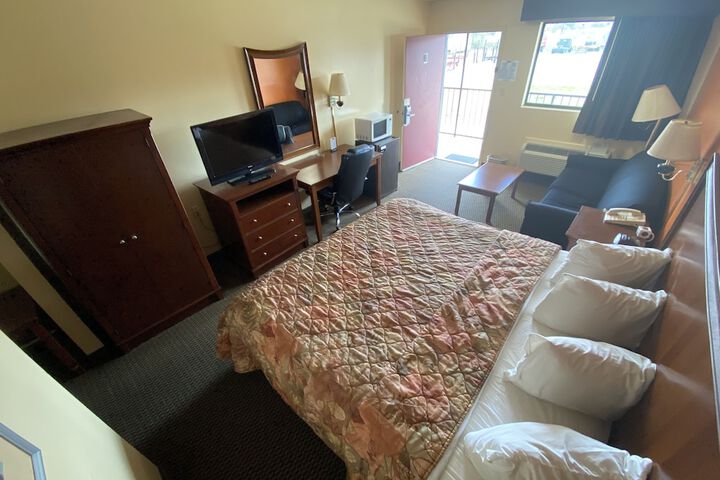 Room 22 of 35