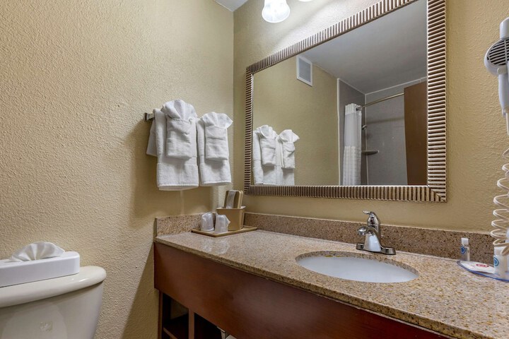 Room 15 of 28