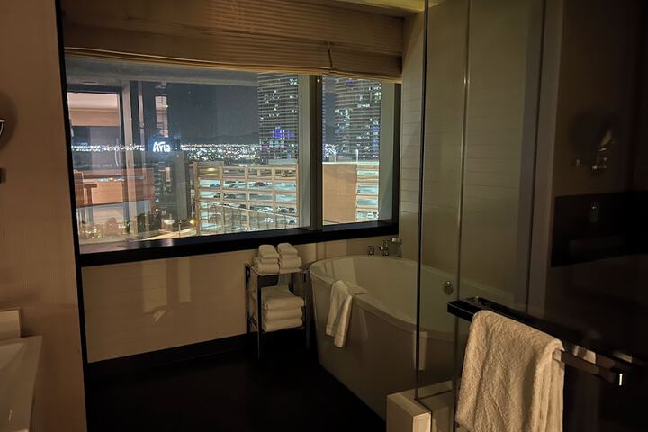 Room 84 of 124