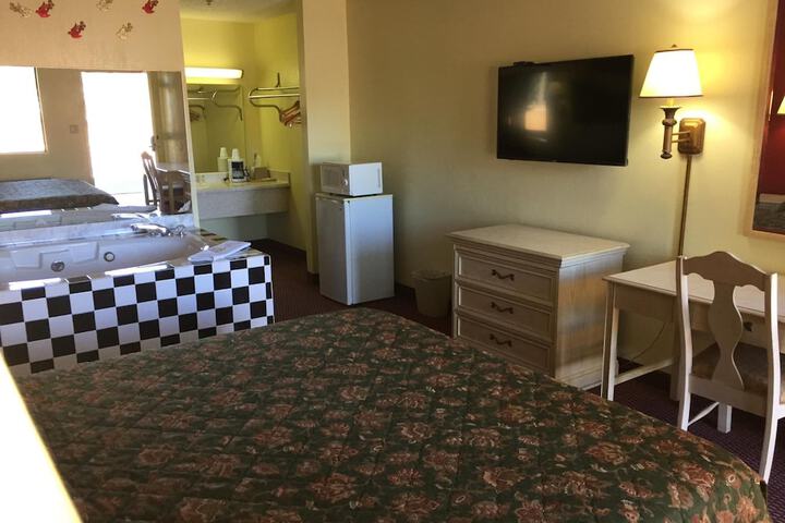 Room 13 of 34