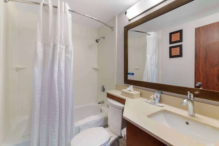 Room 9 of 26