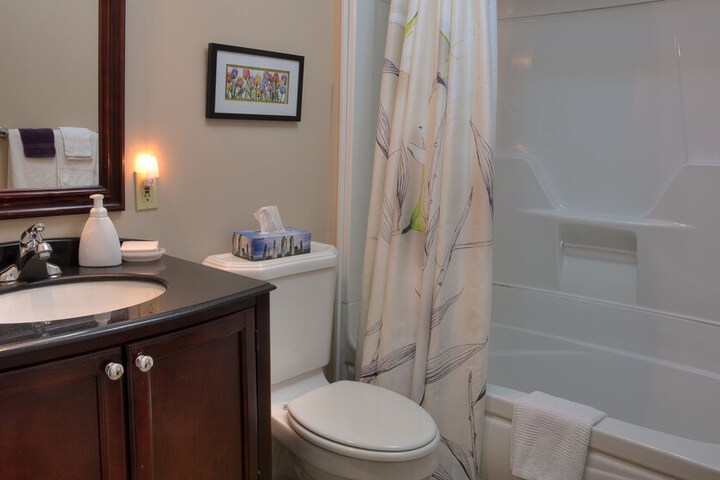 Sir Isaac Brock B & B Luxury Suites