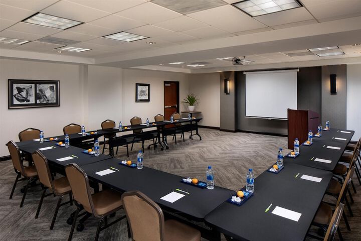 Hyatt Place Roanoke Airport / Valley View Mall