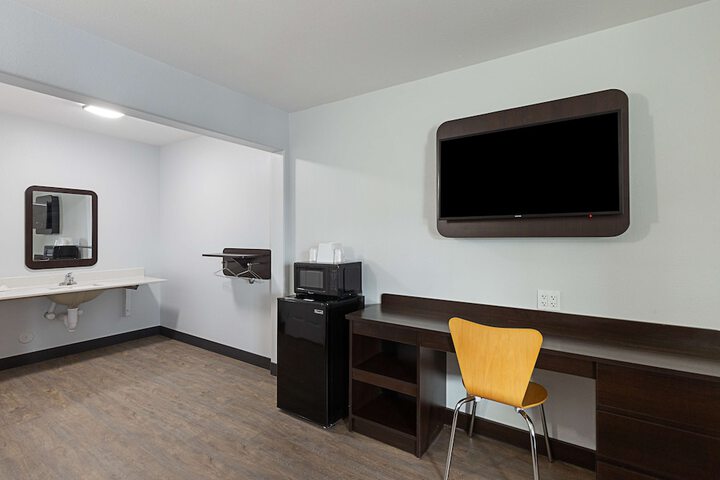 Room 26 of 34