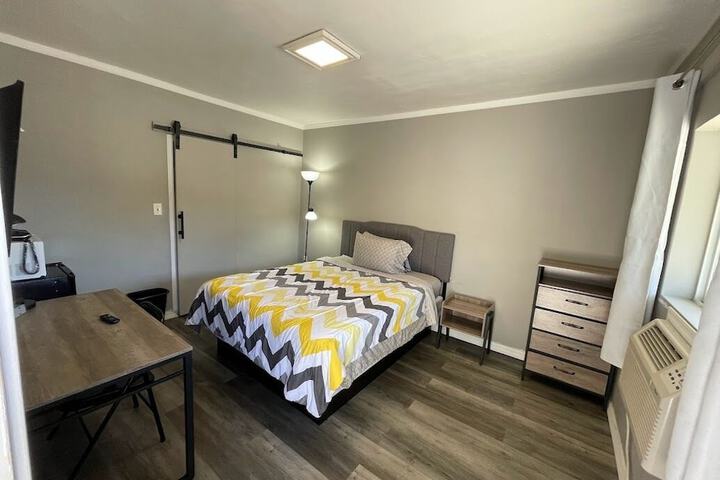 Room 28 of 42
