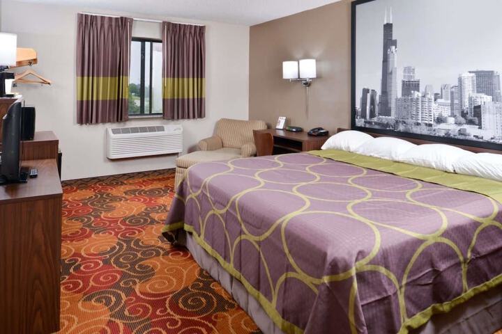 Room 10 of 11