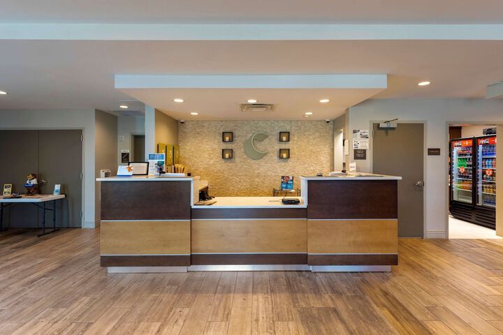Hotel Interior 11 of 36