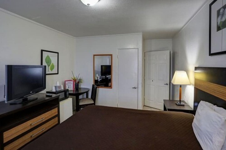Room 37 of 72