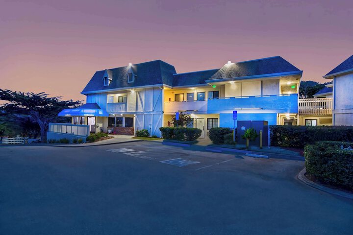 Hotel 2 of 51