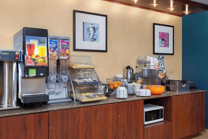 Breakfast/Coffee Service 45 of 56