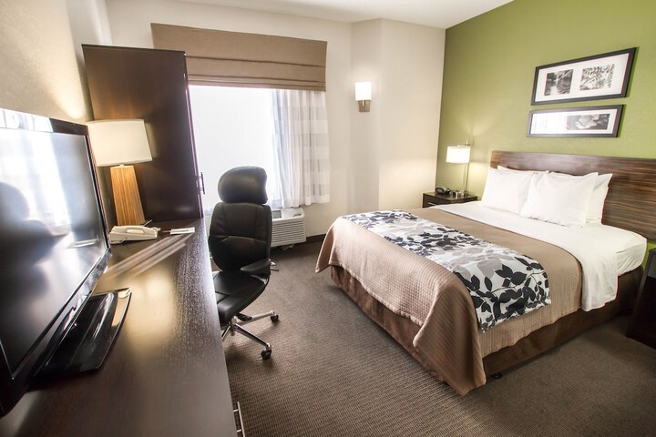 Room 25 of 41