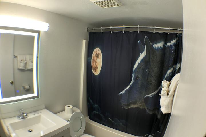 Room 27 of 154