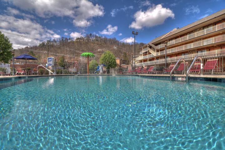 Pool 7 of 85