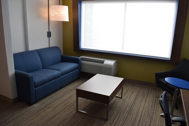 Room 28 of 44