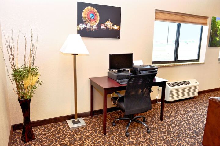 Business Center 37 of 38