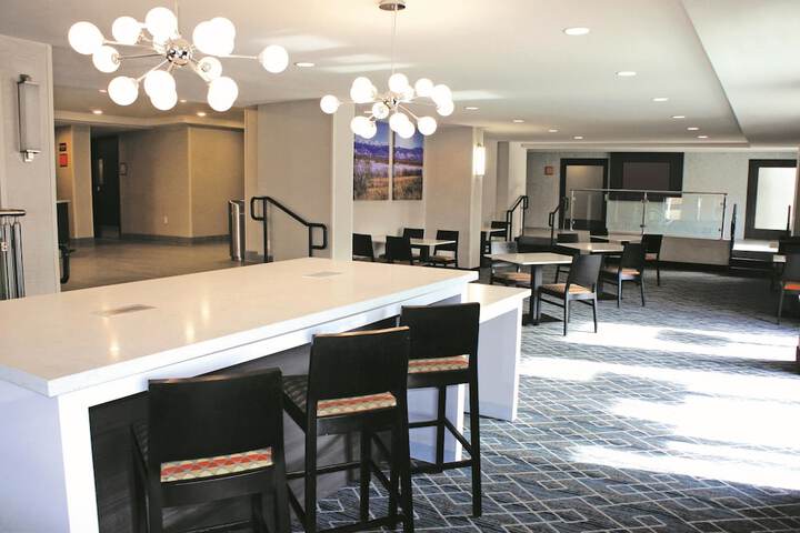 Hotel Interior 7 of 81