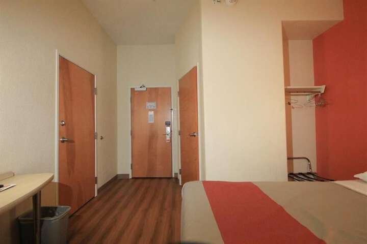 Room 15 of 31