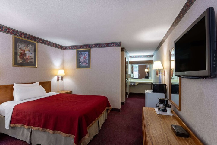 Room 12 of 30