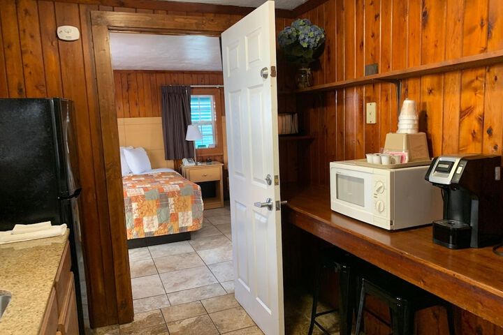 Room 10 of 34