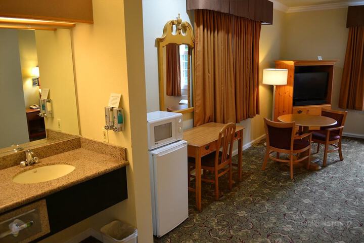 Room 21 of 30