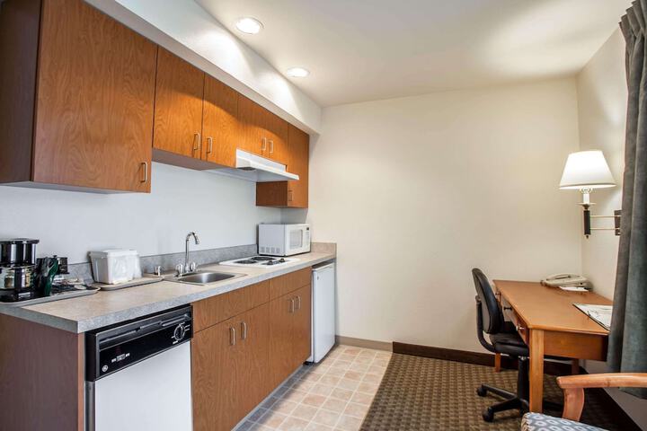 Room 16 of 37