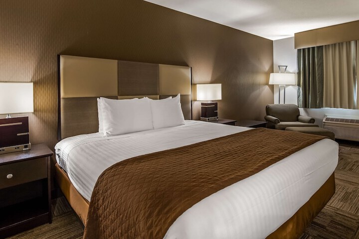 Room 8 of 14
