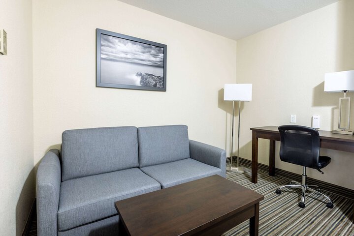 Super 8 by Wyndham Truro NS