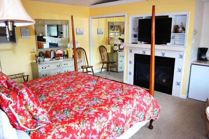 Room 13 of 21