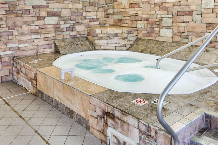 Pool 13 of 66
