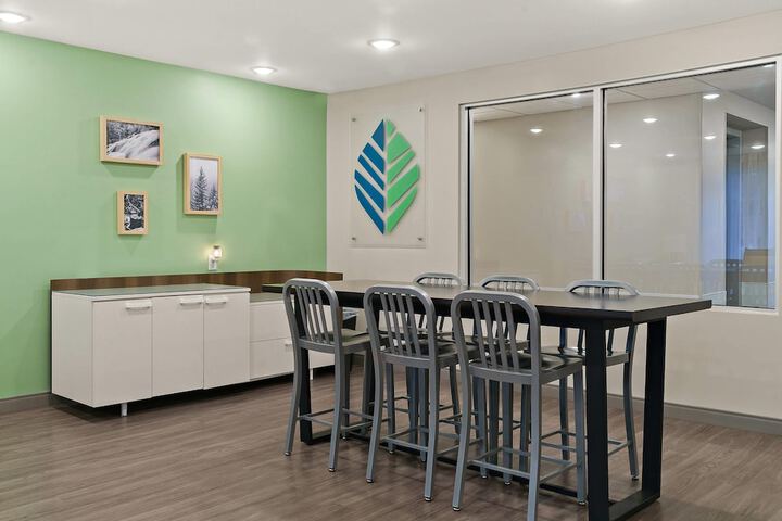 Woodspring Suites East Lansing - University Area