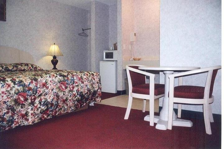 Red Carpet Inn and Suites - Hammonton West / Winslow Township