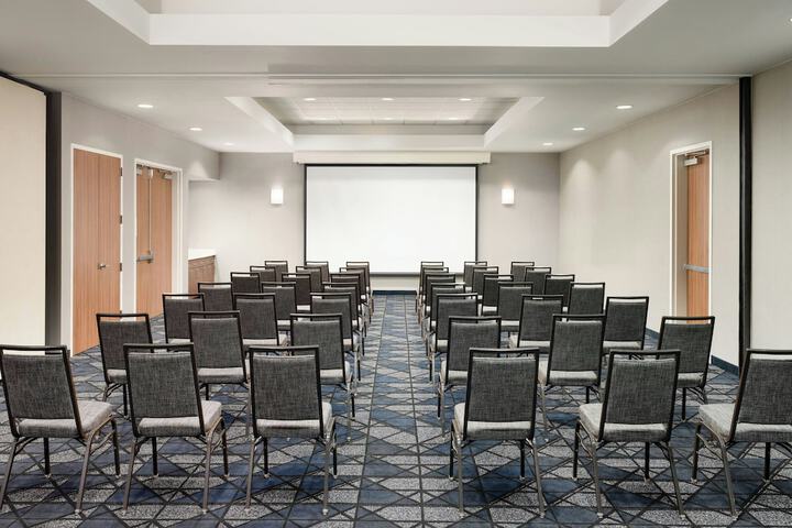 Courtyard by Marriott Charlotte City Center