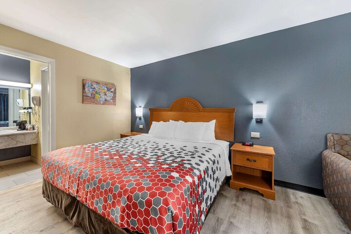 Room 12 of 21