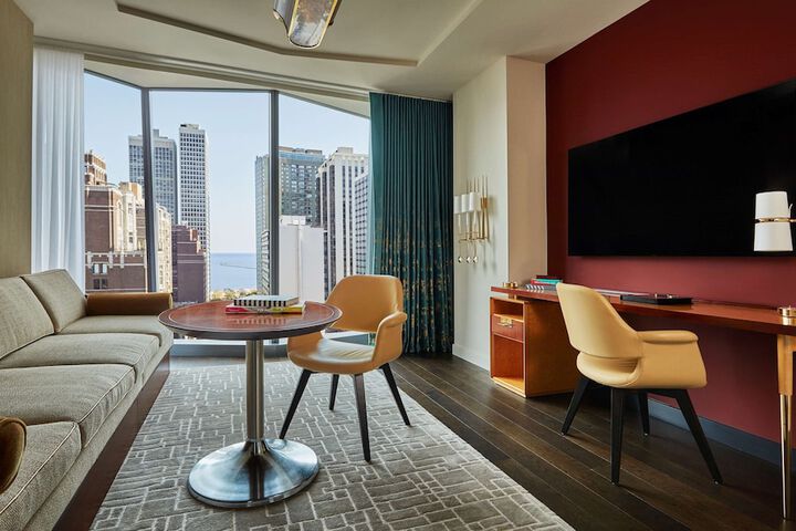 Room 32 of 143