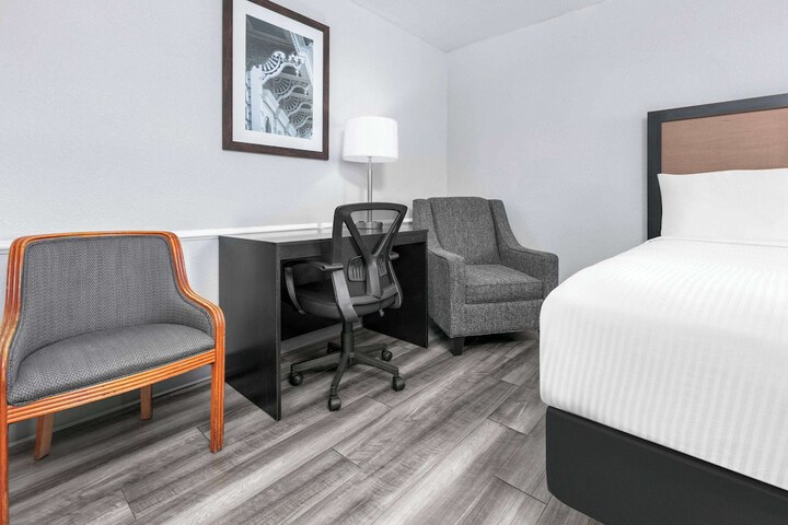 Room 20 of 44