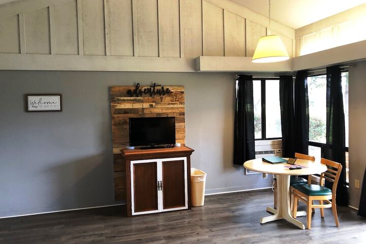 Room 48 of 176