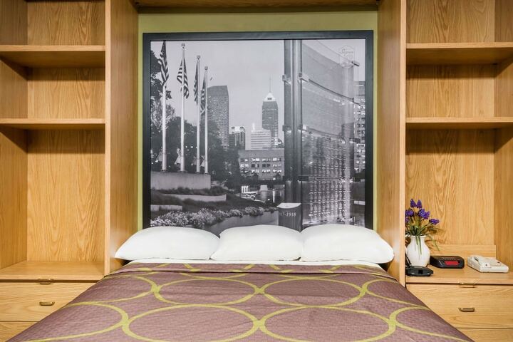 Room 9 of 21