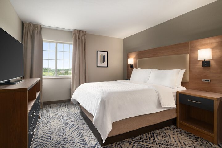 Room 32 of 47