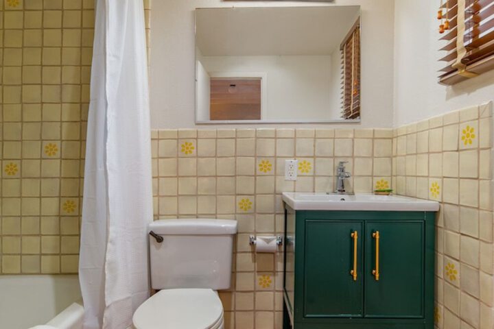 Room 20 of 27