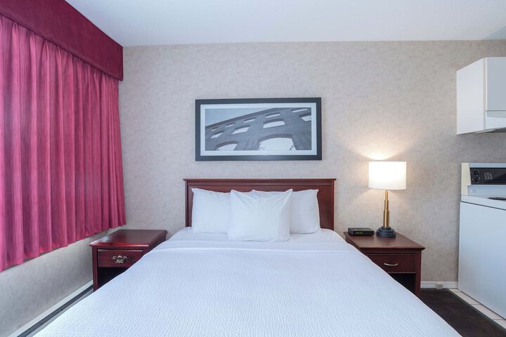 Room 16 of 34