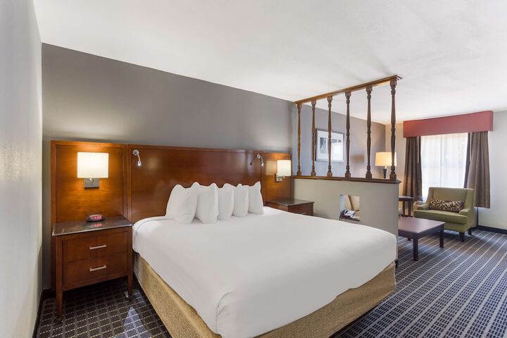 Room 21 of 34