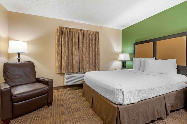 Room 27 of 28